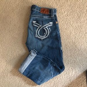 Big star “Taylor” boyfriend Capri